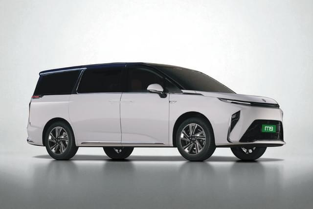 Color Pearl Lustre White With Black Roof Image - 18812